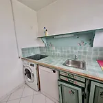 Apartament Spacious 80m2 - 8th Floor, Free Parking, Sleeps 5 *