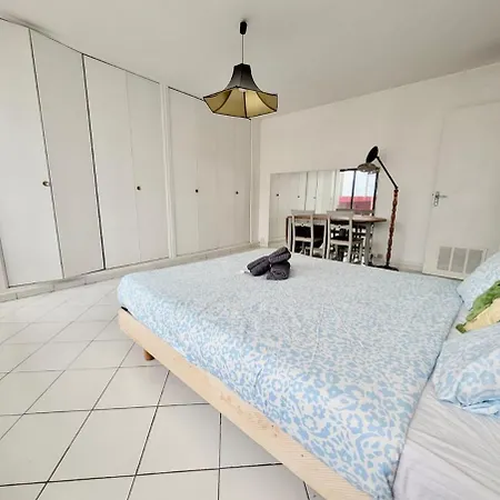 Apartment Spacious 80m2 - 8th Floor, Free Parking, Sleeps 5 Grenoble
