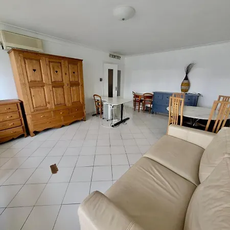 Spacious 80m2 - 8th Floor, Free Parking, Sleeps 5 شقة *