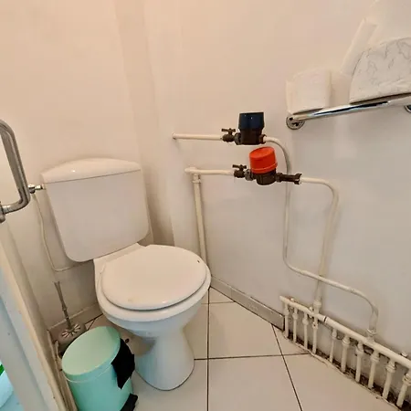 Apartment Spacious 80m2 - 8th Floor, Free Parking, Sleeps 5 Grenoble