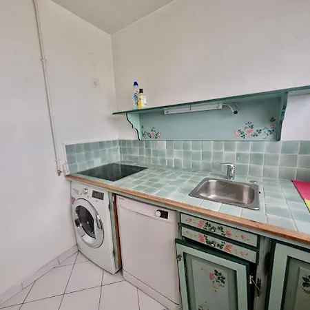 Apartment Spacious 80m2 - 8th Floor, Free Parking, Sleeps 5 *